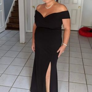 Black Off the Shoulder Maxi Dress